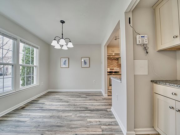 4th image of 120 Lauren Ct
