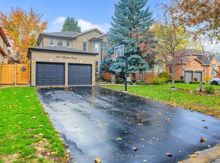 151 Rhodes Cir, Newmarket, ON L3X 1V2