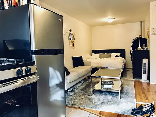 Rented by Compass | media 22