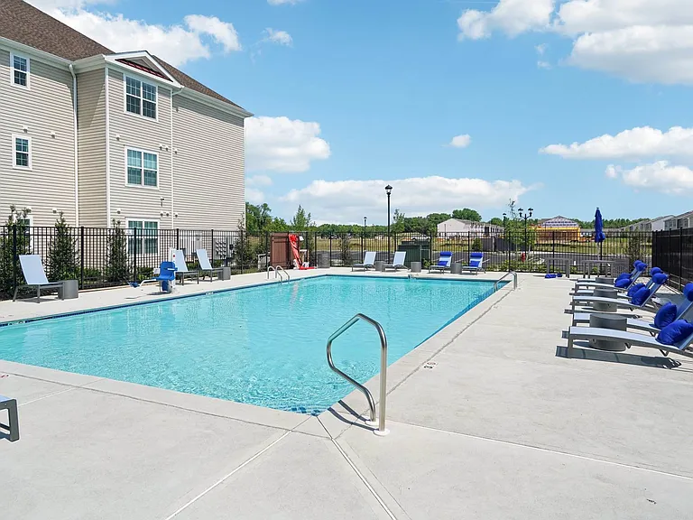 Laurel Run Apartments — Photo 28
