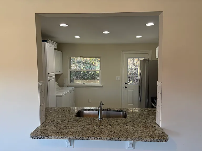 2625 Oakwood Cir #A — Photo 5