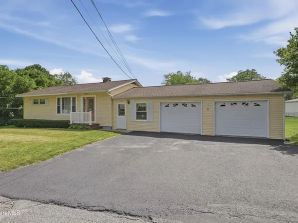 48 Alger St, Adams, MA 01220
