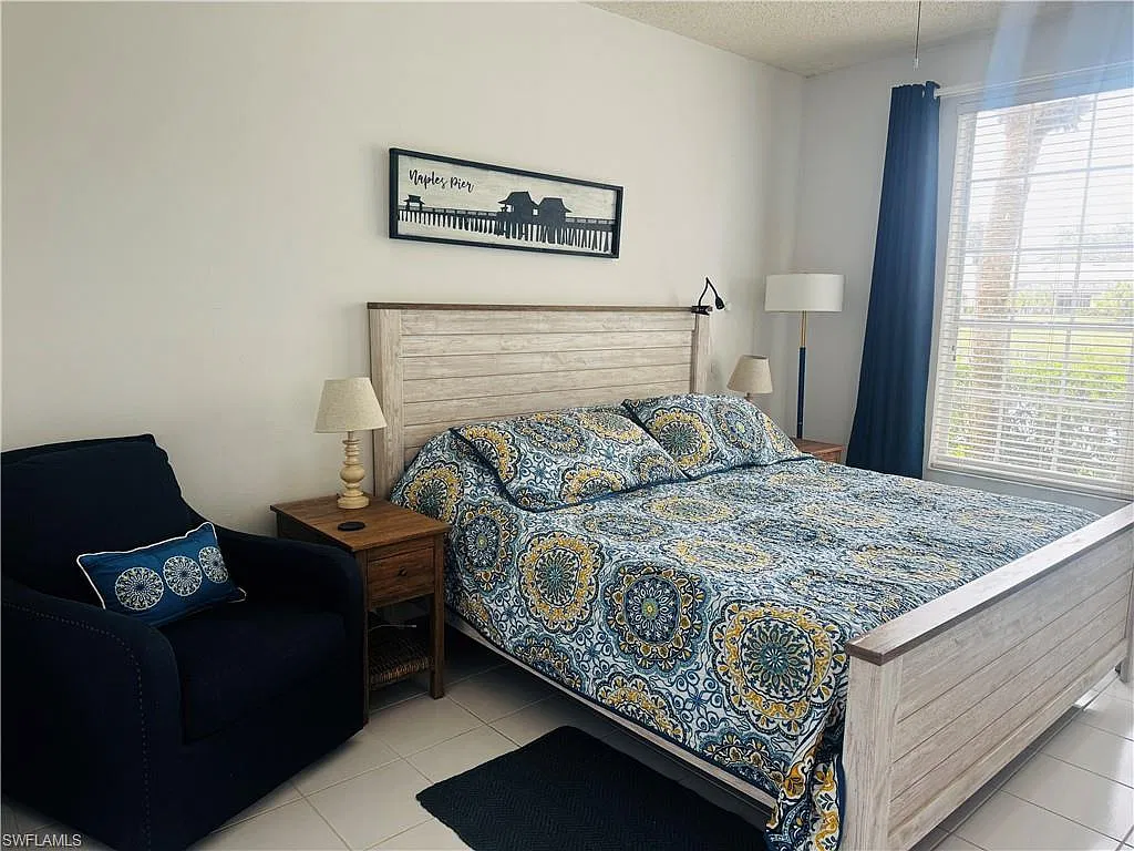 2 bed, 2.0 bath, 1373 sqft, $4,900 — Photo 4