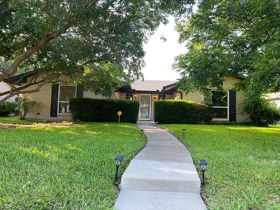 1305 Northridge Dr