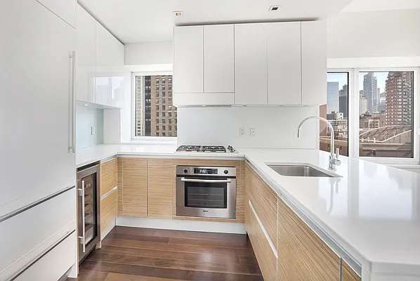 Rented by Sotheby's International Realty | media 11