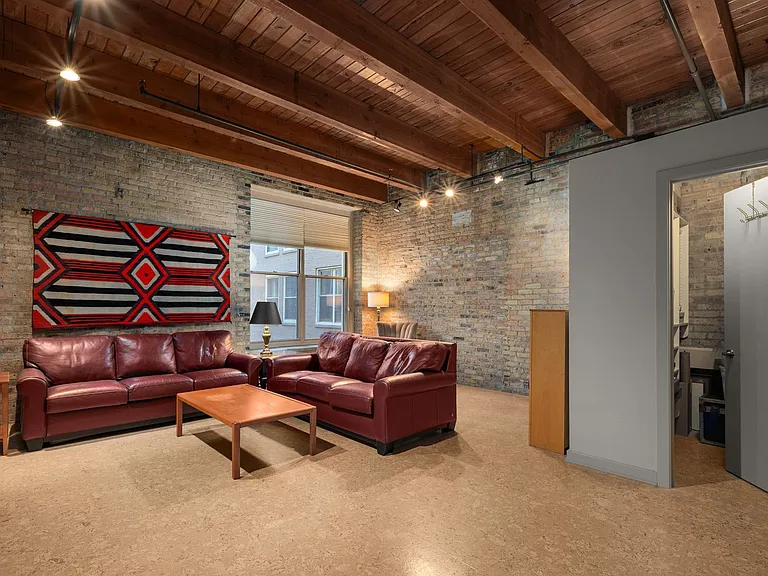 540 N Lake Shore Dr — Photo 27