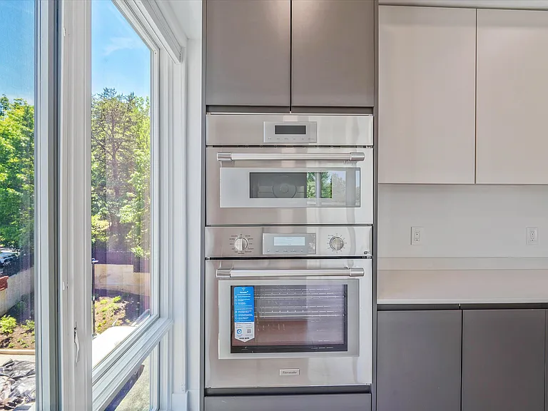 228 W Glebe Rd #201 — Photo 5