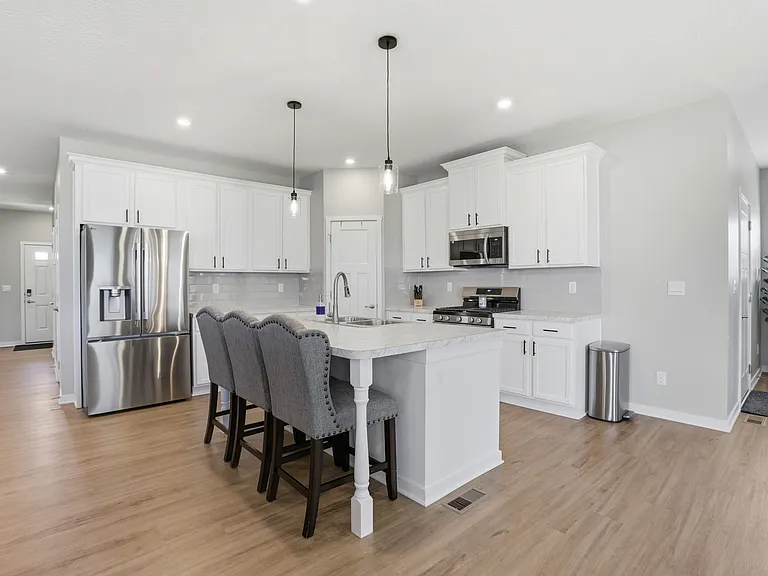 27 Hemingway Ave — Photo 16