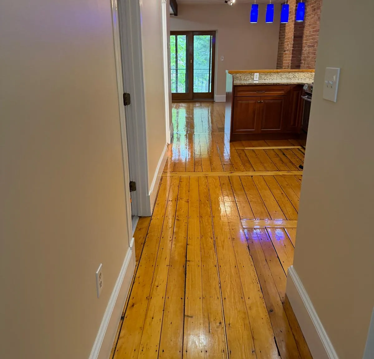 2 bed, 9999 sqft, $2,700 — Photo 1