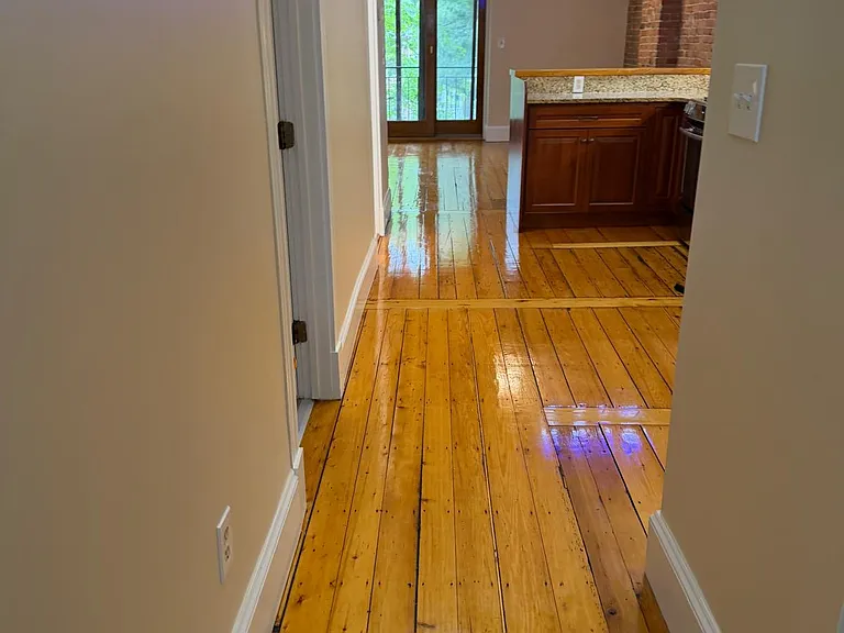 28 Beacon St #4 — Photo 1