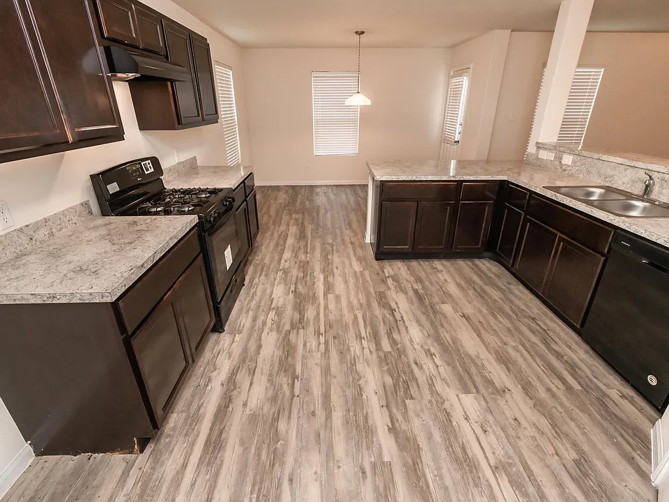 12051 Munich Dr
