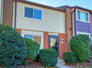 602 Giles Pl, Sterling, VA 20164