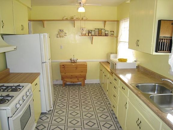 3rd image of 1901 Keeler St