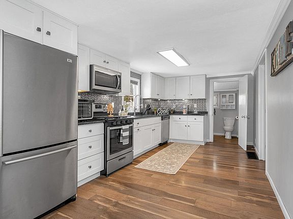 3rd image of 14 Cove Drive