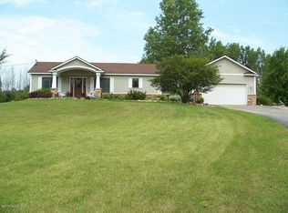 1075 140th Ave, Wayland, MI 49348