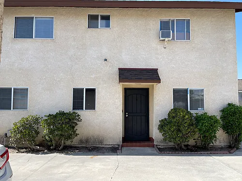 132 W Glendon Way #B Photo 1