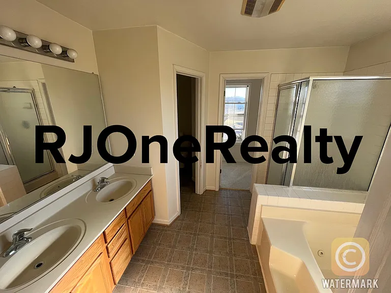 24 Iberian Ct — Photo 10