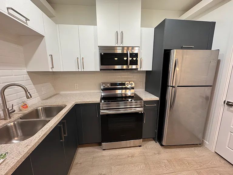 901 Yuma Ave #100 — Photo 5