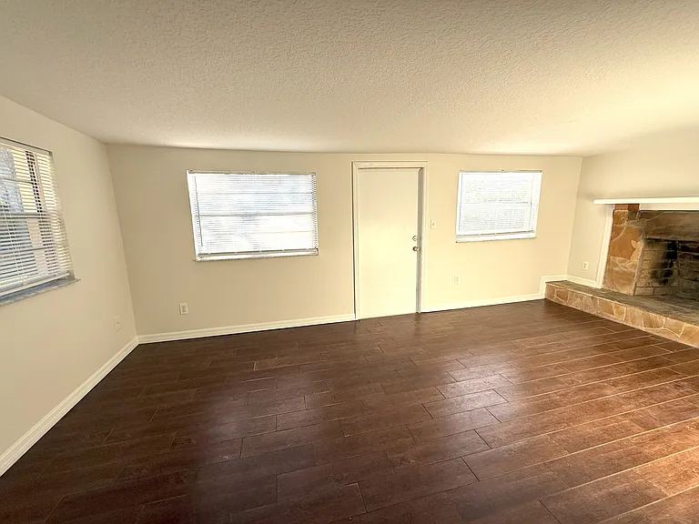 4850 Sutton Ave — Photo 5