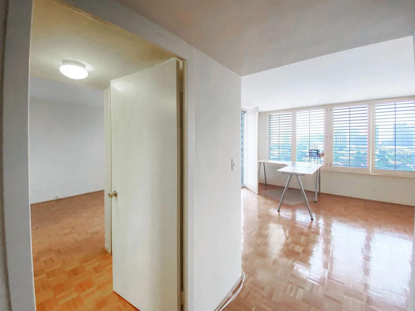 Stunning 14th Floor Wilshire Corridor Condo — Photo 3