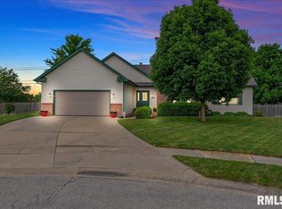 1400 Burning Bush Ct, Springfield, IL 62712