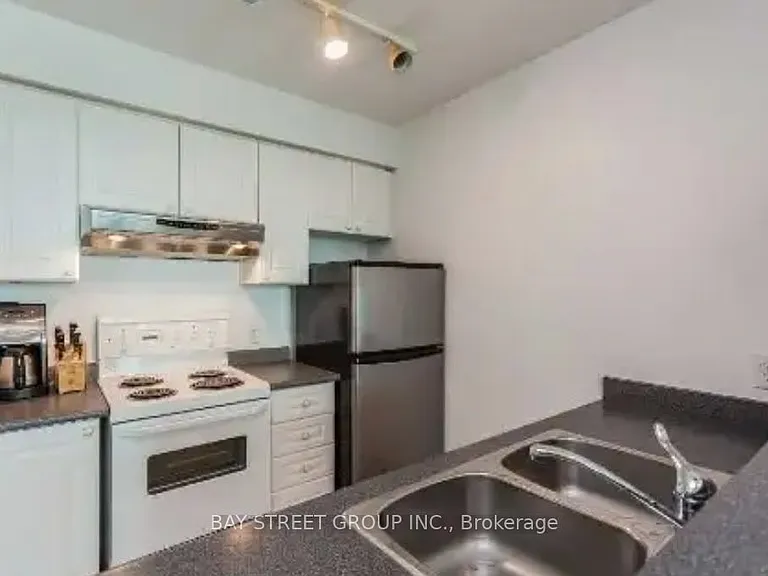 1 Lee Centre Dr #Penthouse 206 — Photo 7