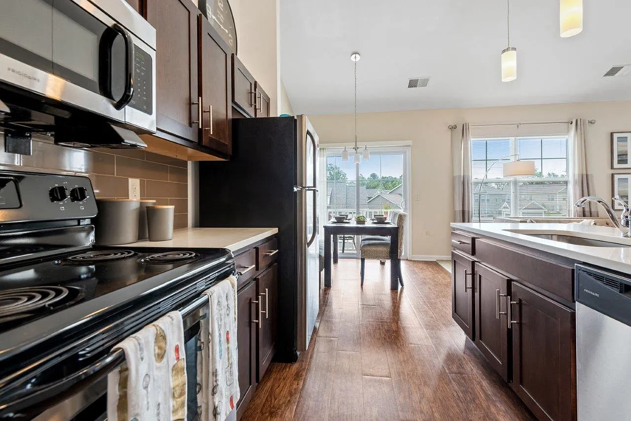 Union Square Apartment Homes — Photo 3