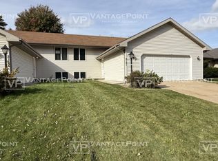 2121 N Cloudview Dr, Appleton, WI 54914