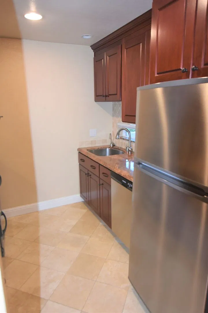 Gorgeous 2BD 1-1/2BA Downtown Palo Alto Condominium — Photo 3