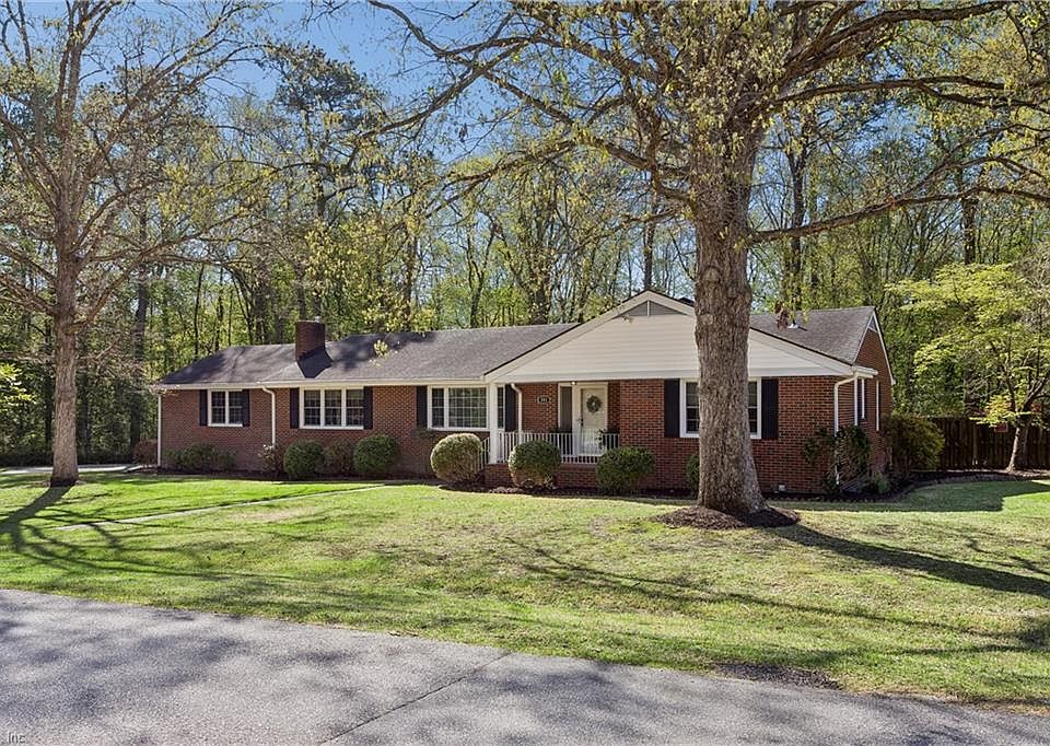 1st image of 301 Pond Dr