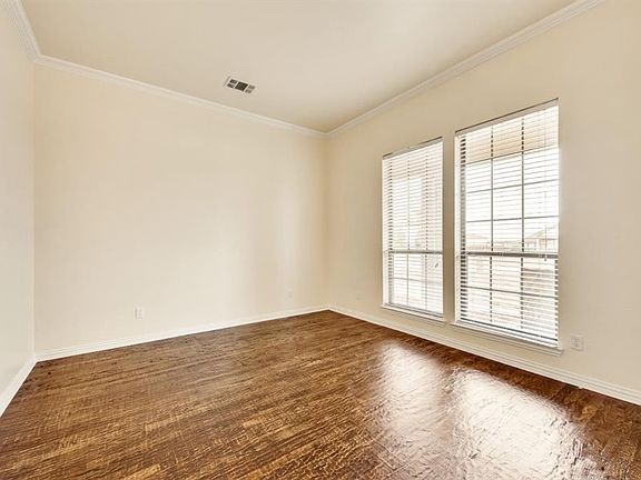 5th image of 540 Alexander Ln