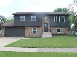 14430 Dragus Dr, Cedar Lake, IN 46303