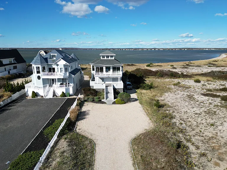 750 Dune Rd — Photo 4