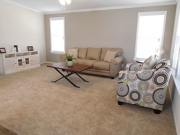 4th image of 411 Merit Oak Dr