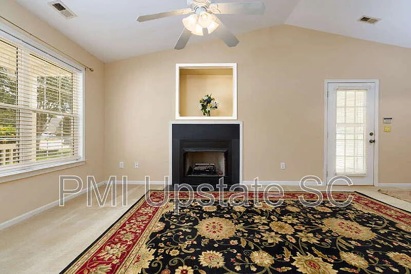 3 bed, 2.0 bath, 1288 sqft, $1,675 — Photo 3