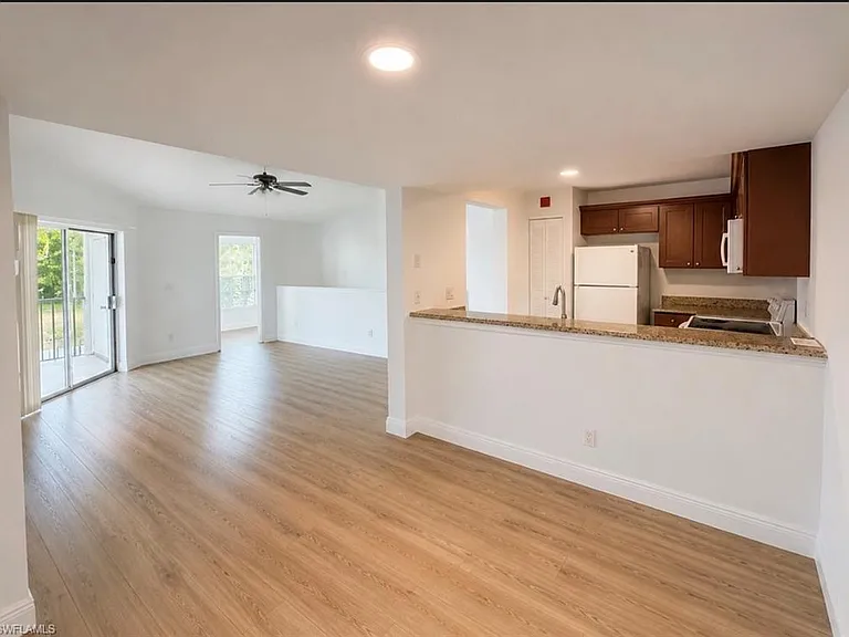 161 Santa Clara Dr #14 — Photo 4