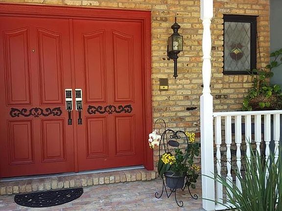 2nd image of 100 Wisteria Dr
