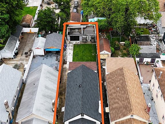 3rd image of 9931 213th Street