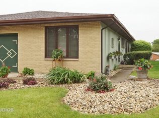 472 E Lorraine Ave, Addison, IL 60101