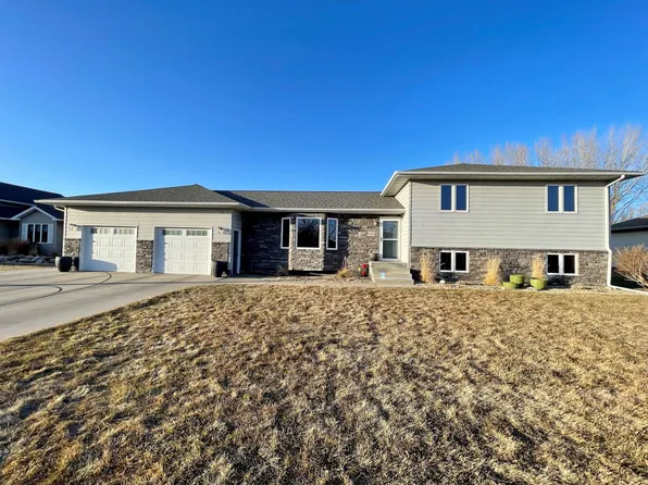 1500 Pinehurst Ave, Mitchell, SD 57301