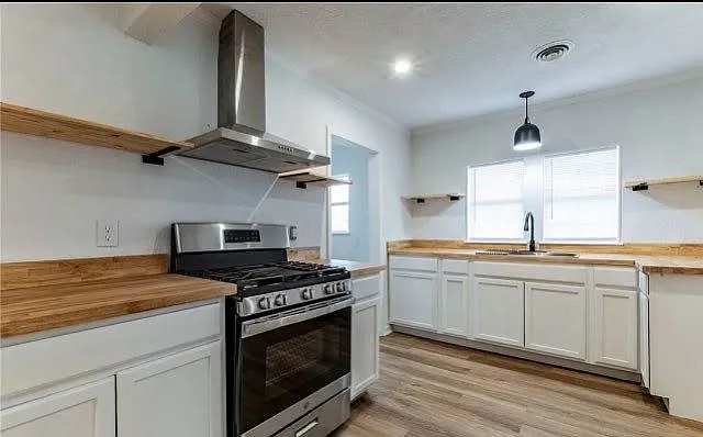 1303 Santa Rosa Dr