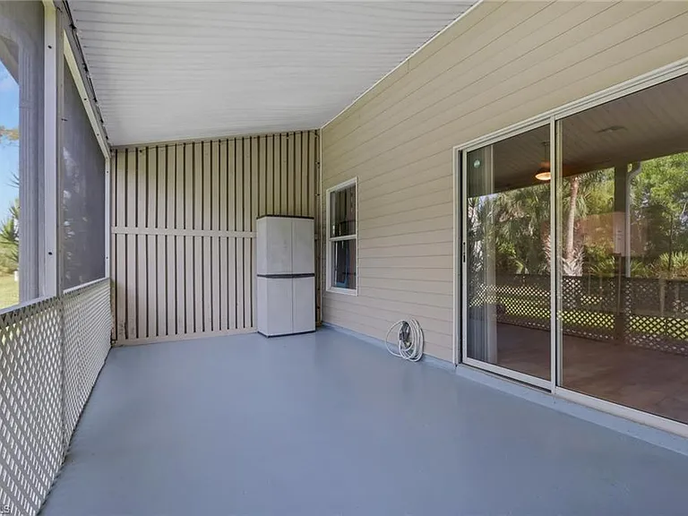 6085 Lake Front Dr — Photo 18