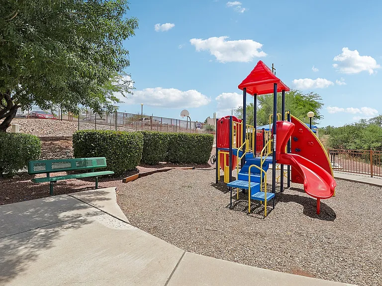 27-web-or-mls-N Skyline Dr-0506-927