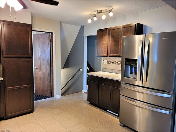 3rd image of 317 Ventura Dr