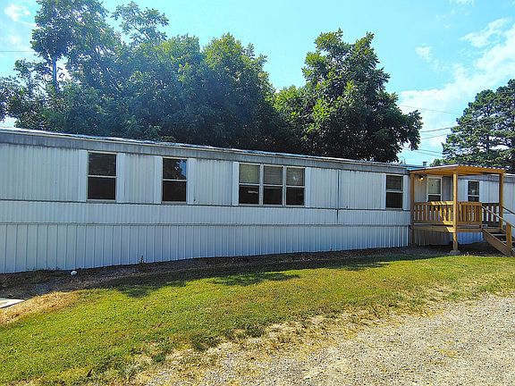 2nd image of 225 Community Dr #2