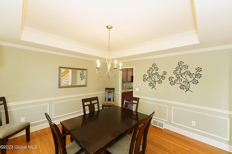 5th image of 37 Chatsworth Way