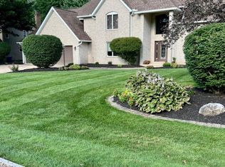 315 Hollythorn Dr, Akron, OH 44321