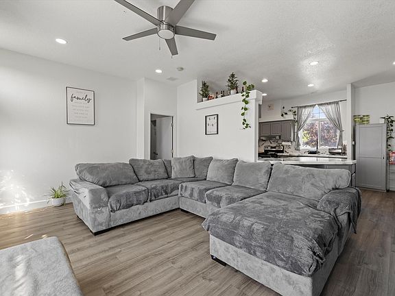 2nd image of 2511 E Alvina St