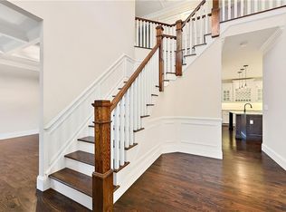 7 Point Pl, Chappaqua, NY 10514