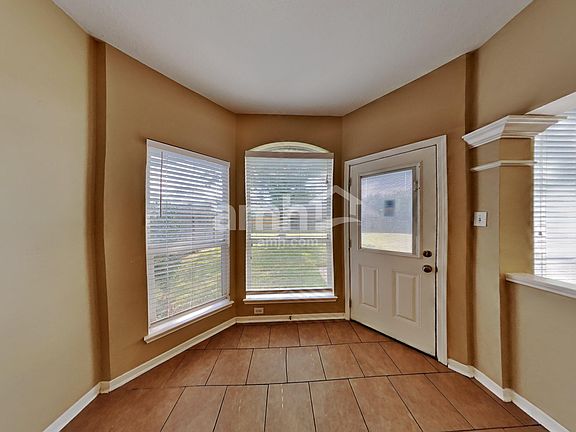 4th image of 2118 Emerald Cove Dr